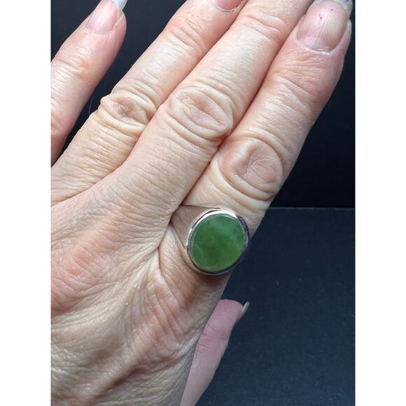 Vintage MCM Sterling Silver Nephrite Jade Ring – Size 10 - Picture 4 of 15